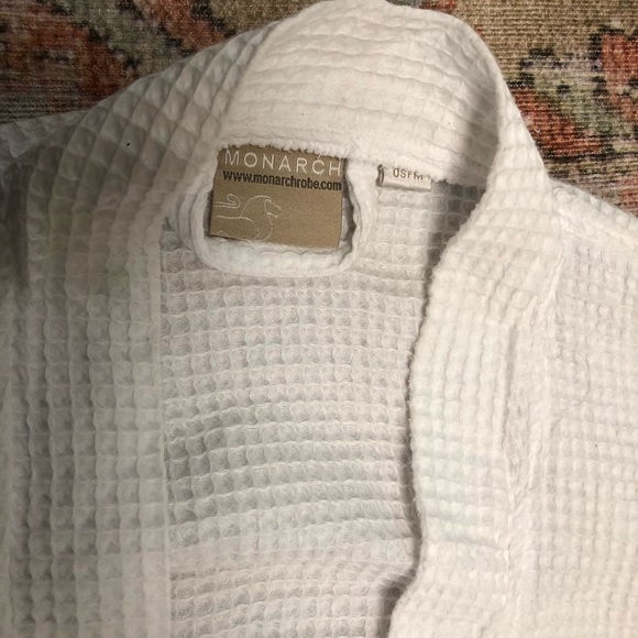 White kimono Robe - Picture 3 of 3